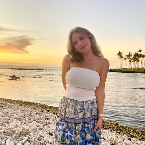 Meet your Posher, Maeve